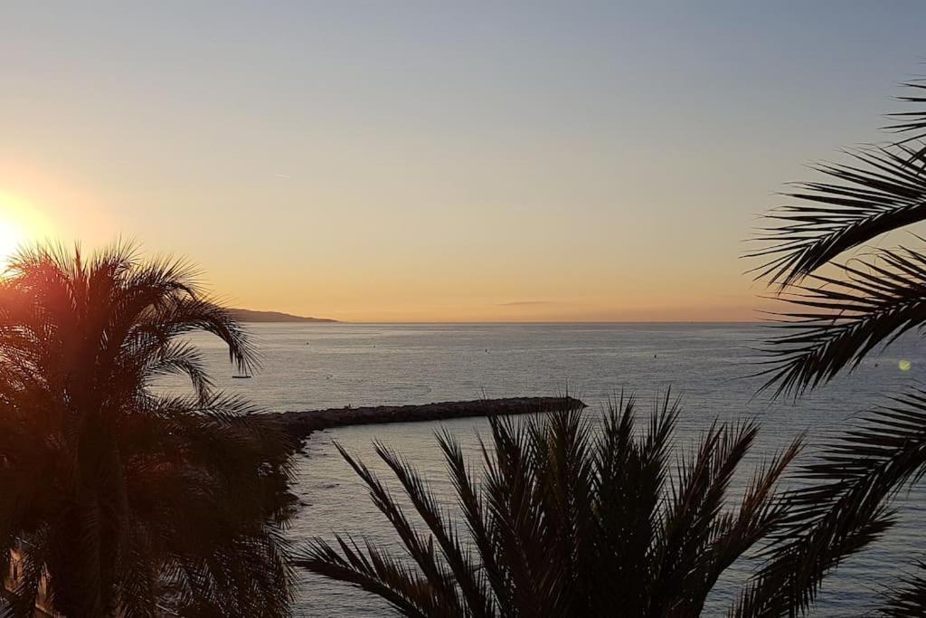 Appartement Bord De Mer Avec Garage Ментона Екстериор снимка