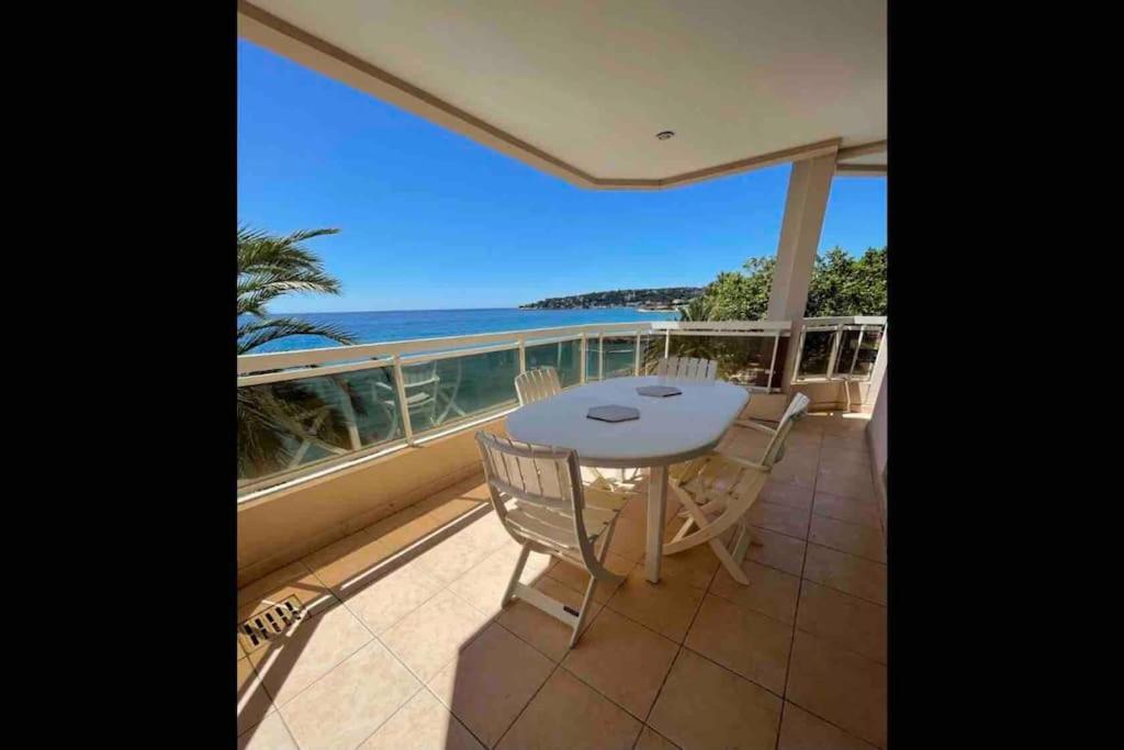 Appartement Bord De Mer Avec Garage Ментона Екстериор снимка